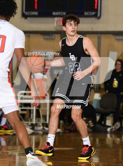 Thumbnail 3 in Lake Oswego vs. Bishop Gorman (Les Schwab Invitational) photogallery.