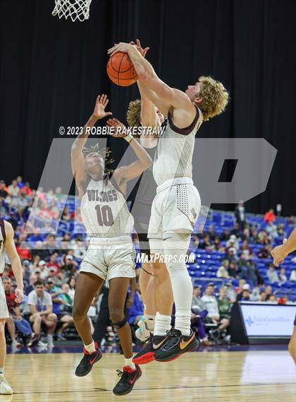 Thumbnail 3 in Flatonia vs. LaPoynor (UIL 2A Basketball State Semifinal) photogallery.