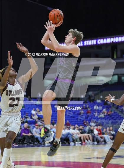 Thumbnail 2 in Flatonia vs. LaPoynor (UIL 2A Basketball State Semifinal) photogallery.