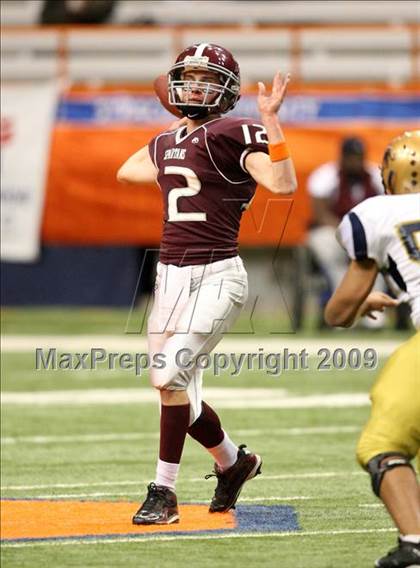 Thumbnail 1 in Sweet Home vs. Burnt Hills-Ballston Lake (NYSPHSAA Class A Final) photogallery.