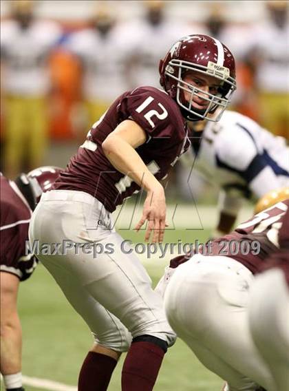 Thumbnail 2 in Sweet Home vs. Burnt Hills-Ballston Lake (NYSPHSAA Class A Final) photogallery.