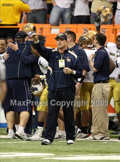 Thumbnail 1 in Sweet Home vs. Burnt Hills-Ballston Lake (NYSPHSAA Class A Final) photogallery.
