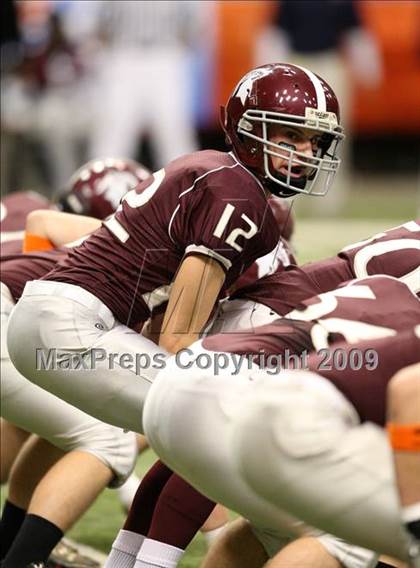 Thumbnail 2 in Sweet Home vs. Burnt Hills-Ballston Lake (NYSPHSAA Class A Final) photogallery.