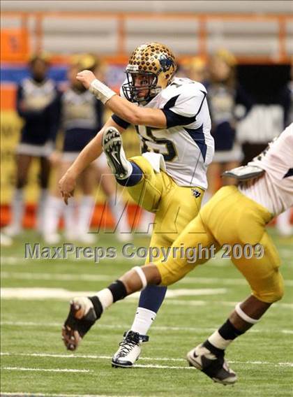 Thumbnail 1 in Sweet Home vs. Burnt Hills-Ballston Lake (NYSPHSAA Class A Final) photogallery.