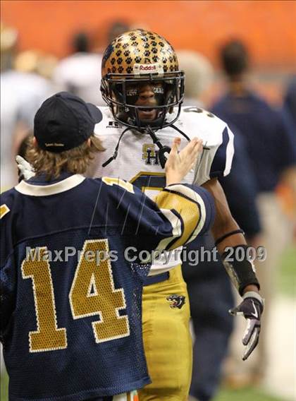 Thumbnail 3 in Sweet Home vs. Burnt Hills-Ballston Lake (NYSPHSAA Class A Final) photogallery.