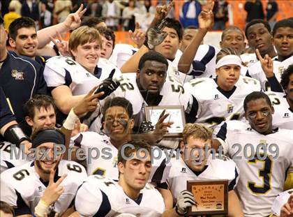 Thumbnail 3 in Sweet Home vs. Burnt Hills-Ballston Lake (NYSPHSAA Class A Final) photogallery.