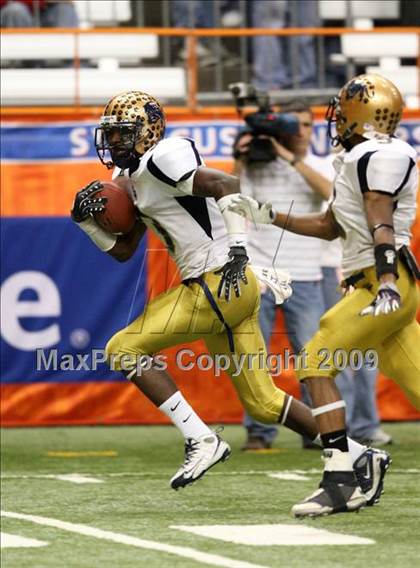 Thumbnail 1 in Sweet Home vs. Burnt Hills-Ballston Lake (NYSPHSAA Class A Final) photogallery.