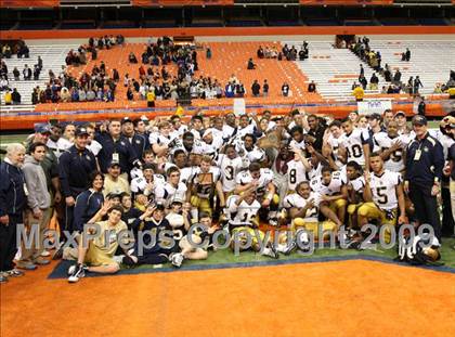 Thumbnail 2 in Sweet Home vs. Burnt Hills-Ballston Lake (NYSPHSAA Class A Final) photogallery.