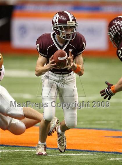 Thumbnail 2 in Sweet Home vs. Burnt Hills-Ballston Lake (NYSPHSAA Class A Final) photogallery.