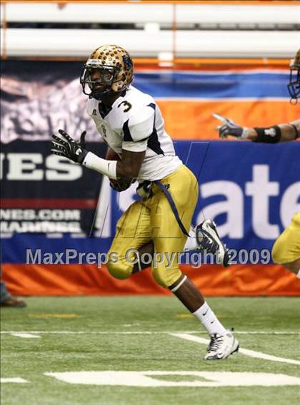 Thumbnail 2 in Sweet Home vs. Burnt Hills-Ballston Lake (NYSPHSAA Class A Final) photogallery.