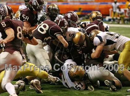 Thumbnail 3 in Sweet Home vs. Burnt Hills-Ballston Lake (NYSPHSAA Class A Final) photogallery.