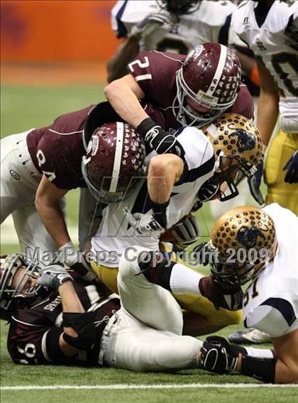 Thumbnail 3 in Sweet Home vs. Burnt Hills-Ballston Lake (NYSPHSAA Class A Final) photogallery.
