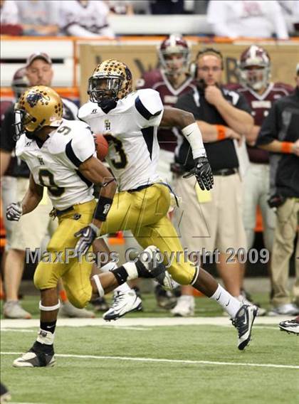 Thumbnail 3 in Sweet Home vs. Burnt Hills-Ballston Lake (NYSPHSAA Class A Final) photogallery.