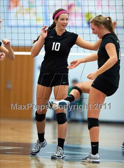 Thumbnail 1 in Los Gatos vs. Archbishop Mitty (CIF CCS Playoffs)  photogallery.