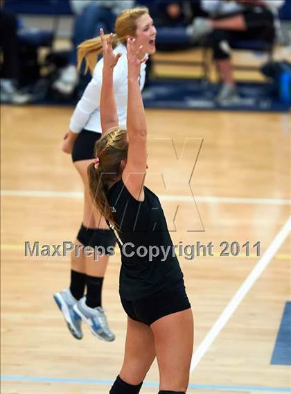 Thumbnail 2 in Los Gatos vs. Archbishop Mitty (CIF CCS Playoffs)  photogallery.