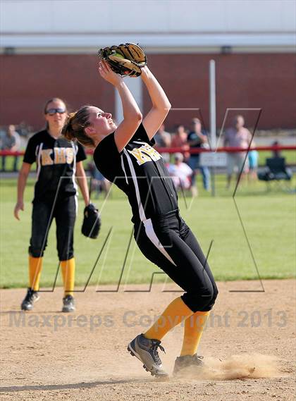 Thumbnail 1 in Keystone vs Elk County Catholic (PIAA District IX A Final) photogallery.