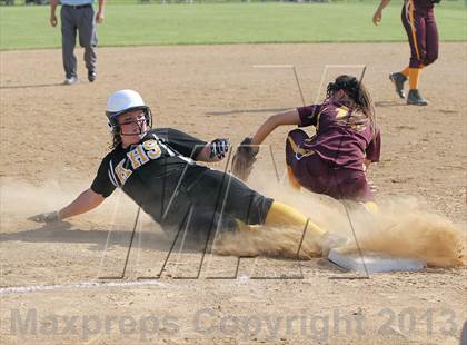 Thumbnail 1 in Keystone vs Elk County Catholic (PIAA District IX A Final) photogallery.