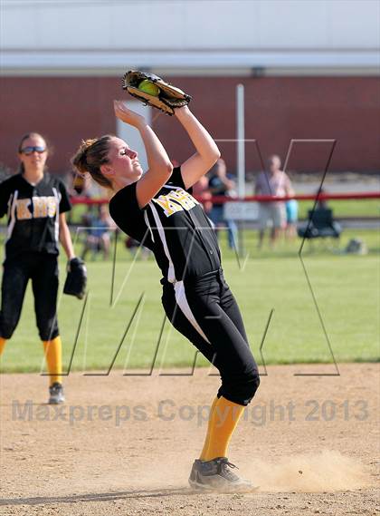 Thumbnail 2 in Keystone vs Elk County Catholic (PIAA District IX A Final) photogallery.
