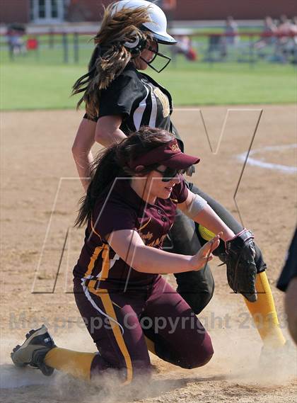 Thumbnail 2 in Keystone vs Elk County Catholic (PIAA District IX A Final) photogallery.