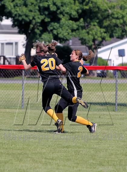 Thumbnail 3 in Keystone vs Elk County Catholic (PIAA District IX A Final) photogallery.