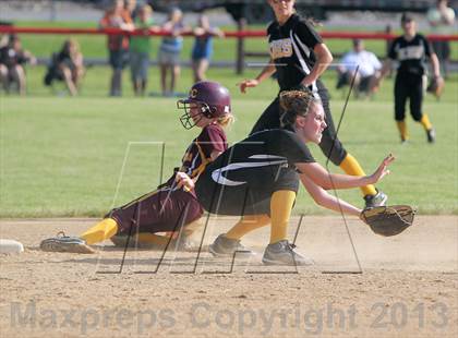 Thumbnail 3 in Keystone vs Elk County Catholic (PIAA District IX A Final) photogallery.