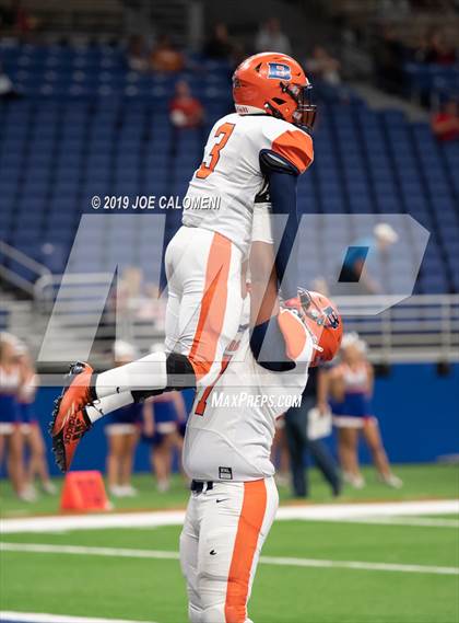 Thumbnail 1 in Brandeis vs Westlake (Class 6A Division I Quarterfinals) photogallery.