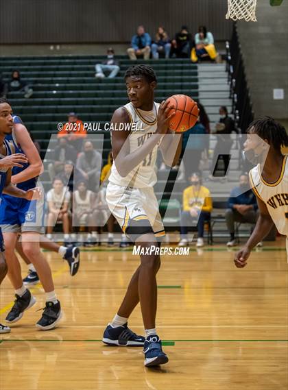 Thumbnail 2 in Winter Haven vs. Ingraham (Hardwood Invite 1st Round) photogallery.