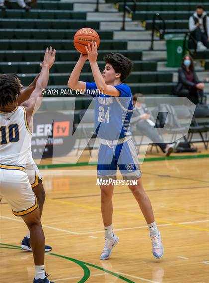 Thumbnail 2 in Winter Haven vs. Ingraham (Hardwood Invite 1st Round) photogallery.
