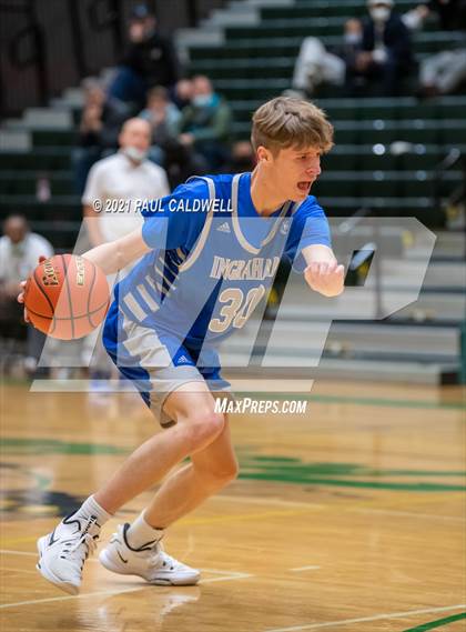Thumbnail 1 in Winter Haven vs. Ingraham (Hardwood Invite 1st Round) photogallery.