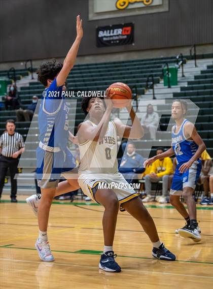 Thumbnail 2 in Winter Haven vs. Ingraham (Hardwood Invite 1st Round) photogallery.