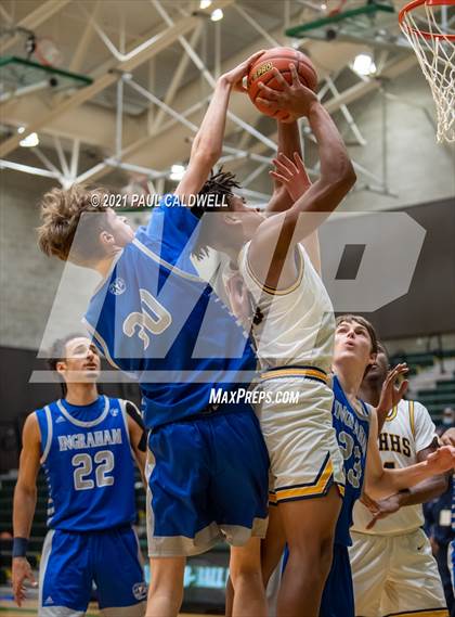 Thumbnail 2 in Winter Haven vs. Ingraham (Hardwood Invite 1st Round) photogallery.