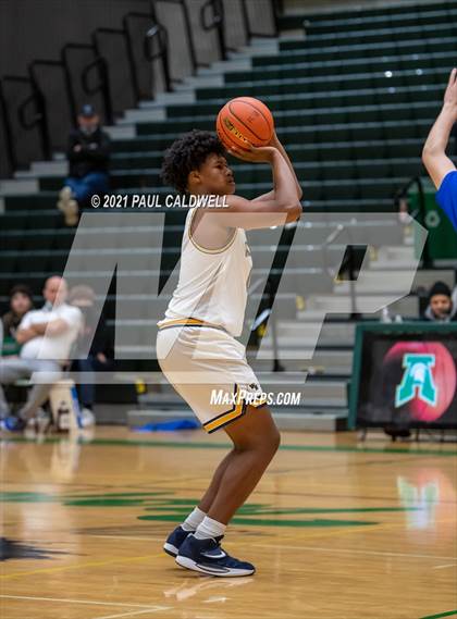 Thumbnail 3 in Winter Haven vs. Ingraham (Hardwood Invite 1st Round) photogallery.