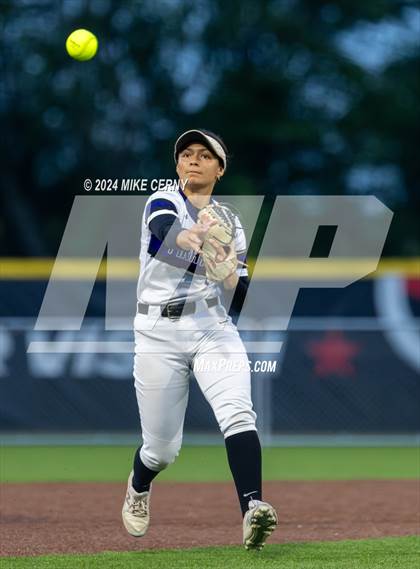 Thumbnail 2 in Shawnee Heights @ Piper (KSHSAA 5A East Region 3 Final) photogallery.