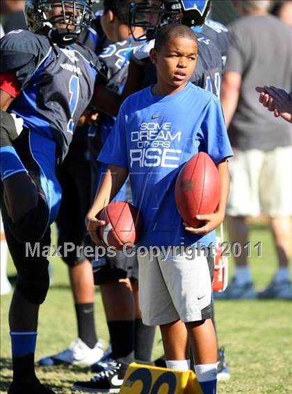 Thumbnail 2 in Southlands Christian @ Windward (CIF SS D1 8-Man Playoffs) photogallery.