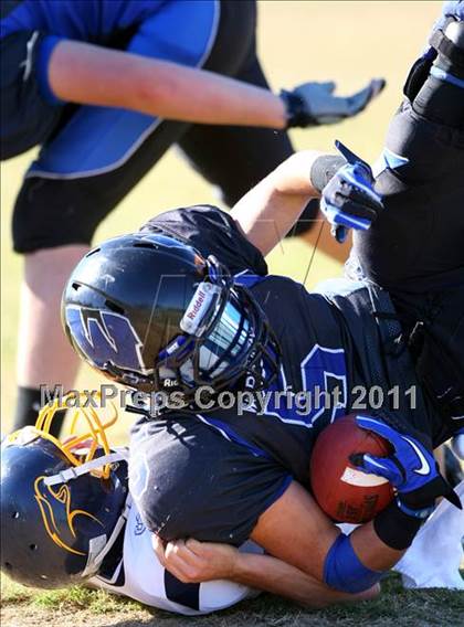 Thumbnail 1 in Southlands Christian @ Windward (CIF SS D1 8-Man Playoffs) photogallery.