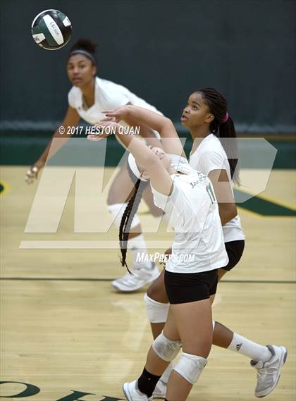 Thumbnail 2 in Temecula Valley vs Long Beach Poly (Dave Mohs Tournament) photogallery.