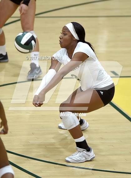 Thumbnail 2 in Temecula Valley vs Long Beach Poly (Dave Mohs Tournament) photogallery.