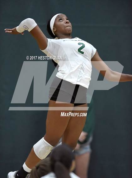 Thumbnail 2 in Temecula Valley vs Long Beach Poly (Dave Mohs Tournament) photogallery.