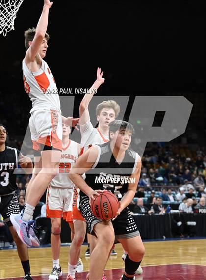 Thumbnail 3 in Pueblo South vs. Lewis-Palmer (CHSAA 4A State Final) photogallery.