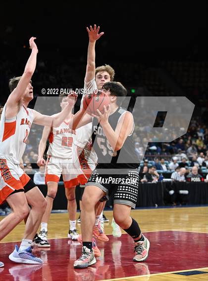 Thumbnail 2 in Pueblo South vs. Lewis-Palmer (CHSAA 4A State Final) photogallery.