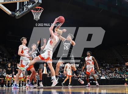 Thumbnail 1 in Pueblo South vs. Lewis-Palmer (CHSAA 4A State Final) photogallery.