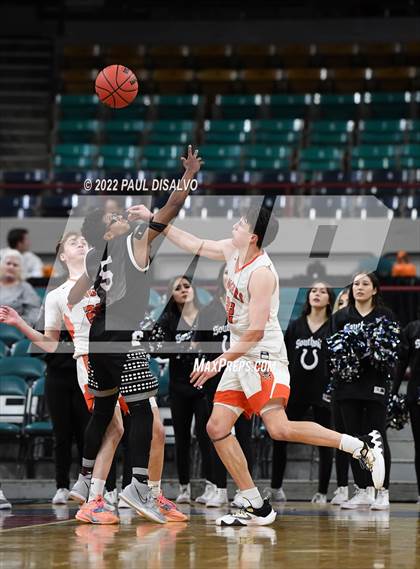 Thumbnail 2 in Pueblo South vs. Lewis-Palmer (CHSAA 4A State Final) photogallery.