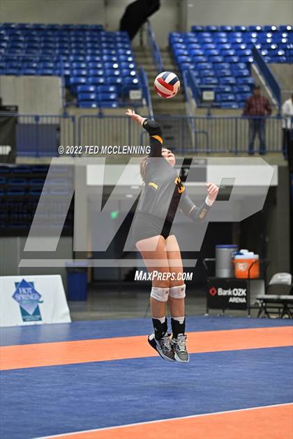 Thumbnail 2 in Hackett vs Baptist Prep (AAA 3A Staate Final) photogallery.