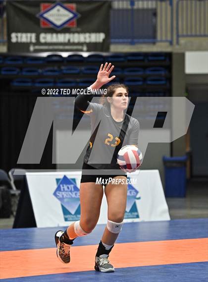 Thumbnail 3 in Hackett vs Baptist Prep (AAA 3A Staate Final) photogallery.