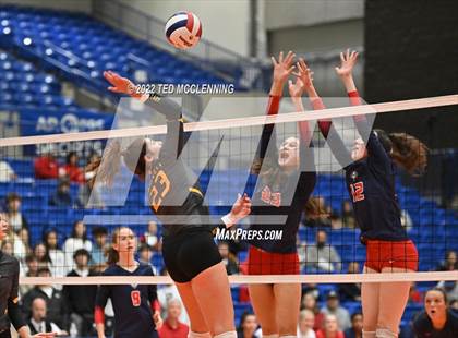 Thumbnail 1 in Hackett vs Baptist Prep (AAA 3A Staate Final) photogallery.