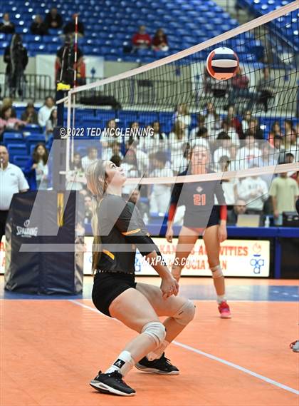 Thumbnail 2 in Hackett vs Baptist Prep (AAA 3A Staate Final) photogallery.