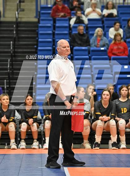 Thumbnail 2 in Hackett vs Baptist Prep (AAA 3A Staate Final) photogallery.