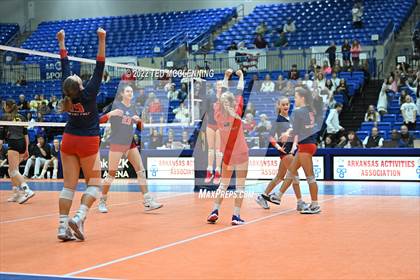 Thumbnail 2 in Hackett vs Baptist Prep (AAA 3A Staate Final) photogallery.