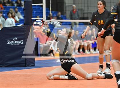 Thumbnail 3 in Hackett vs Baptist Prep (AAA 3A Staate Final) photogallery.