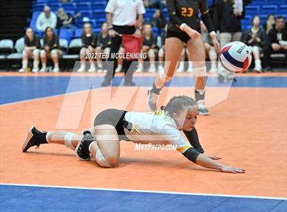 Thumbnail 2 in Hackett vs Baptist Prep (AAA 3A Staate Final) photogallery.